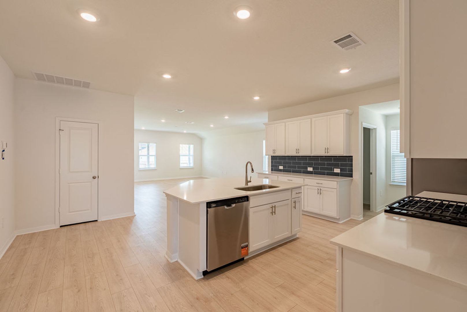 Newly Built Full Of Charm In Bar W Ranch – photo 4