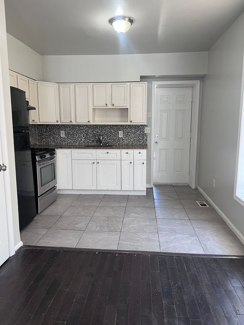 Beautifully Updated 3 Bedroom House – photo 4