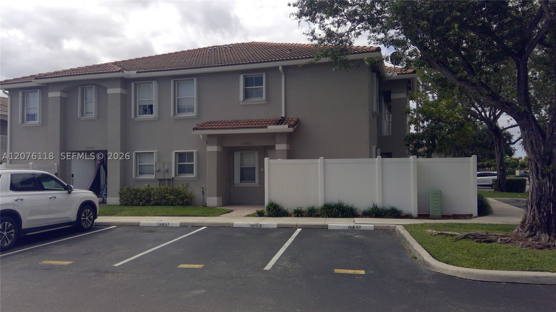 12602 SW 54th St – photo 5