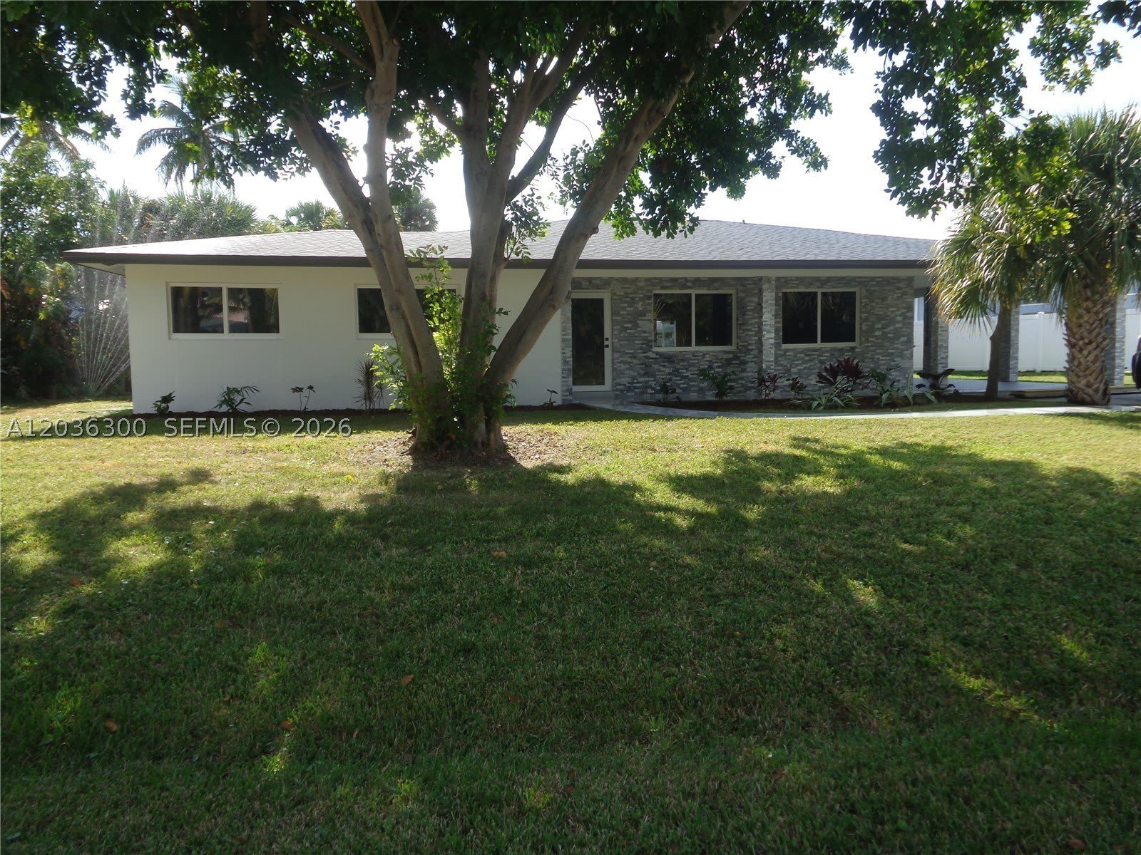 1565 N Thumb Point Dr – photo 1