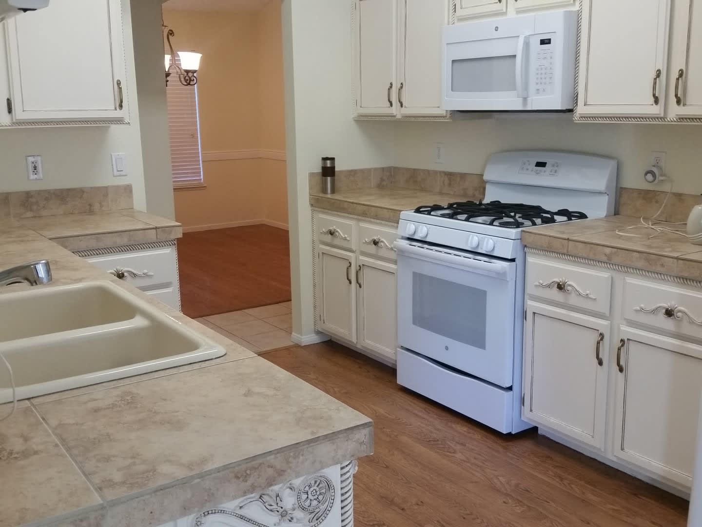 3 Bedroom * 1 Story * RV Parking – photo 5