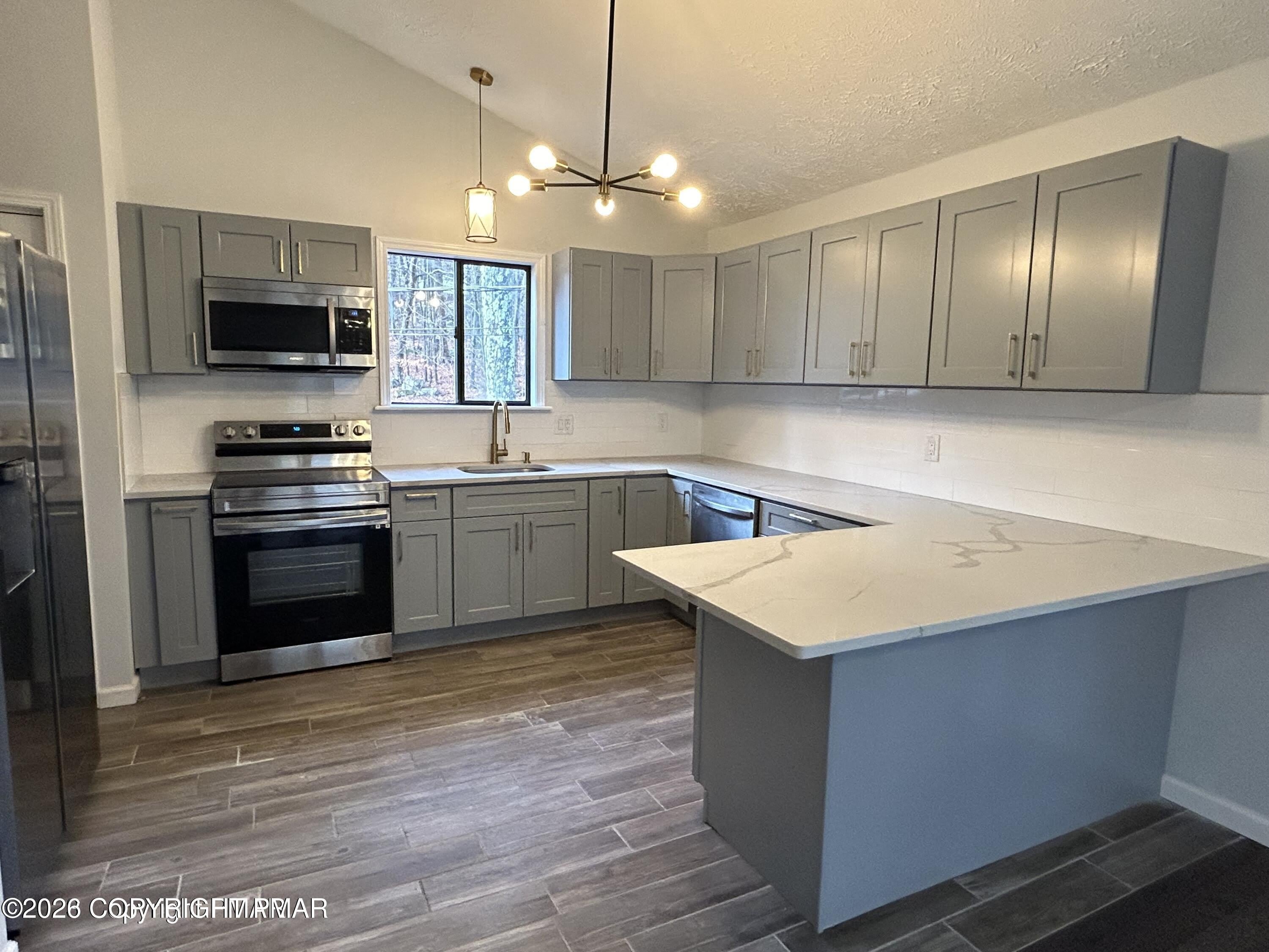 2439 Winding Way – photo 4