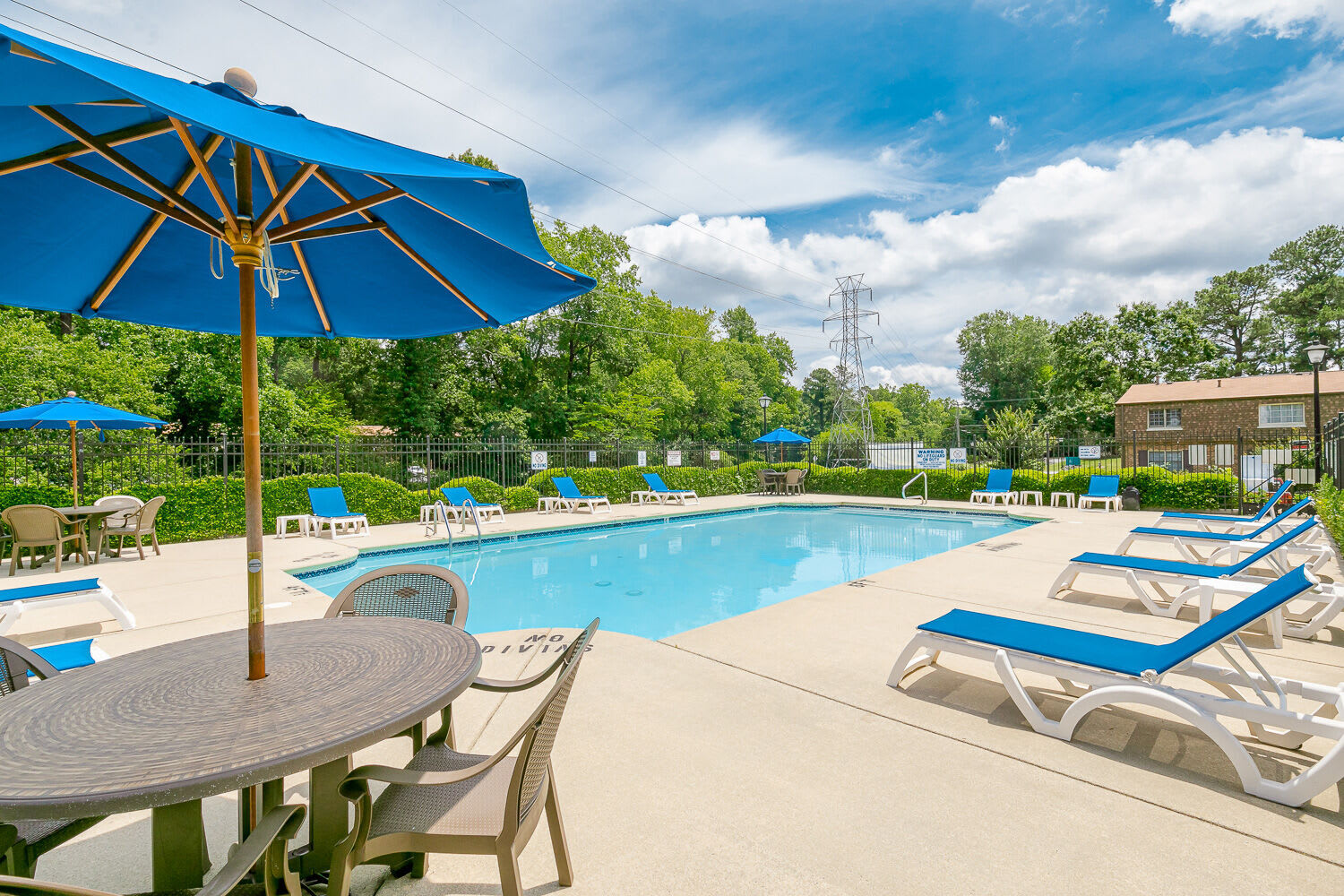 The Chateau Apartments – photo 3