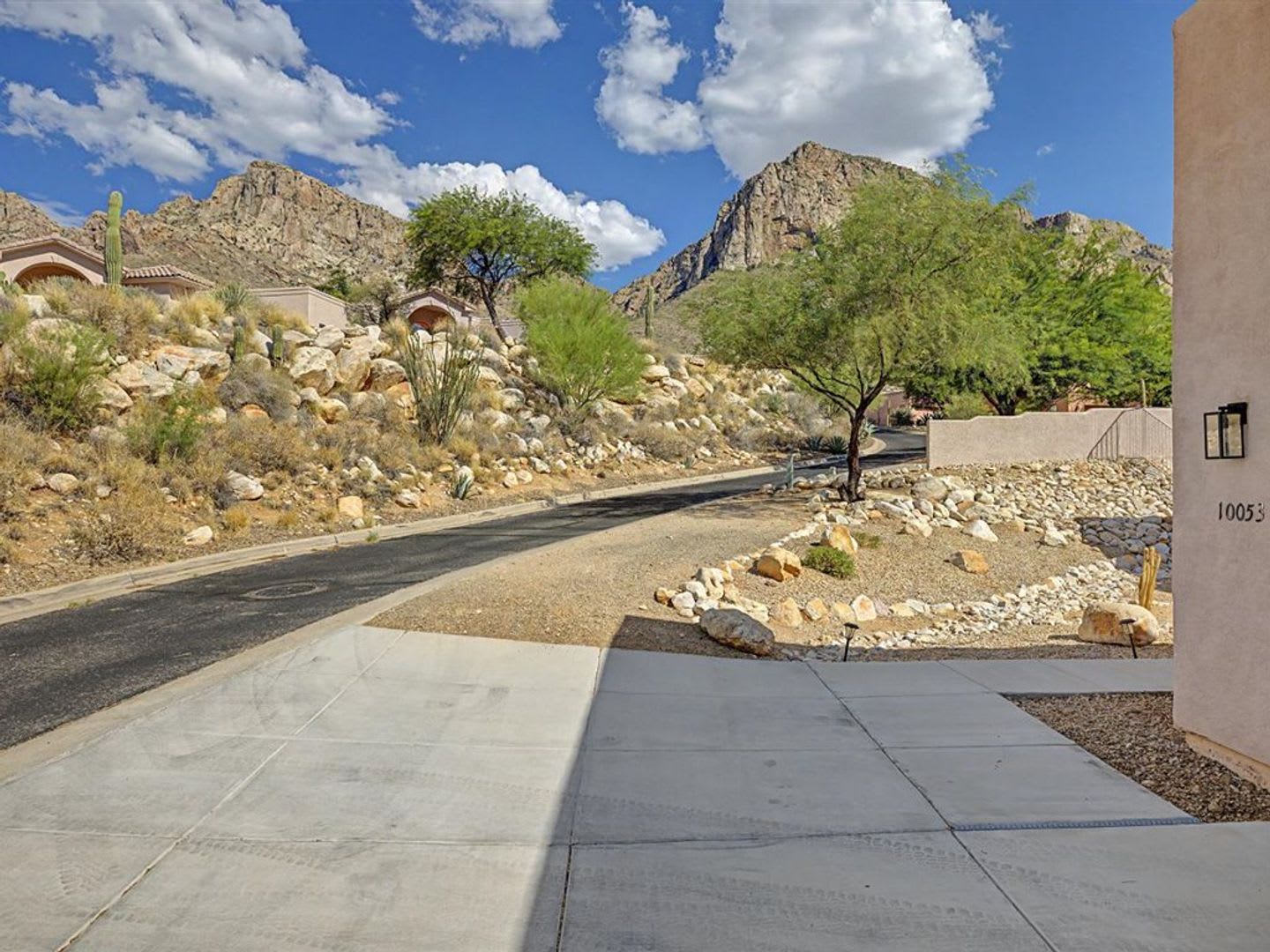 Desert Luxury Living in a Gated Community with Stunning Mountain Views! – photo 5