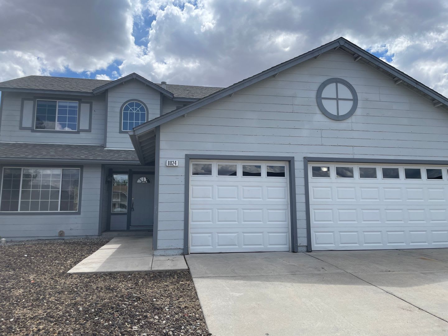 4 bedroom 2 1/2 bath 3 car garage – photo 2