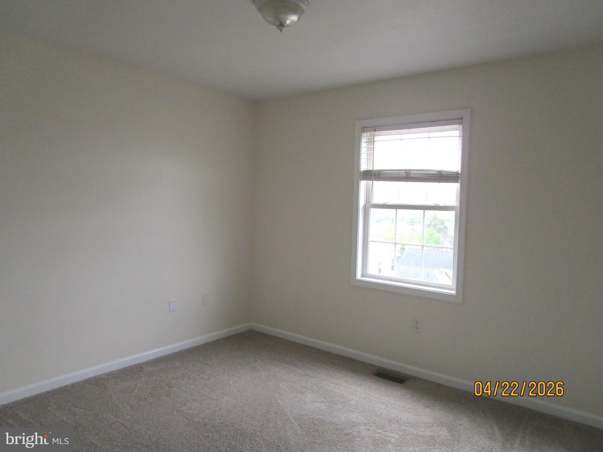 540 THOMPSON – photo 2