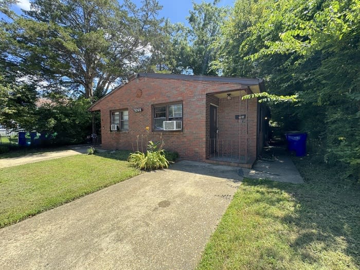 9268 Buckman Avenue – photo 2