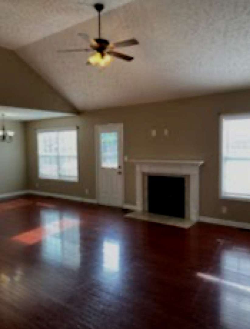 1351 Whitt Ln – photo 3