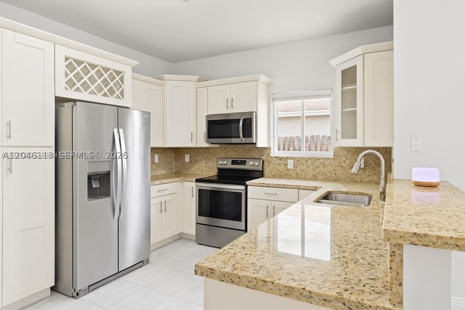 1110 NE 1st Ave – photo 1