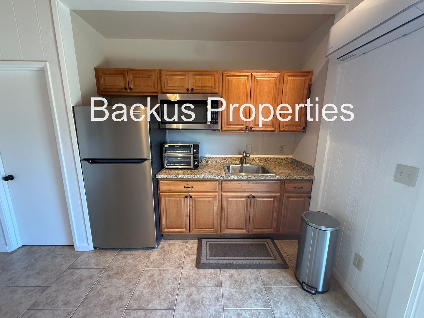 Great studio with all utilities included off of River Rd – photo 5