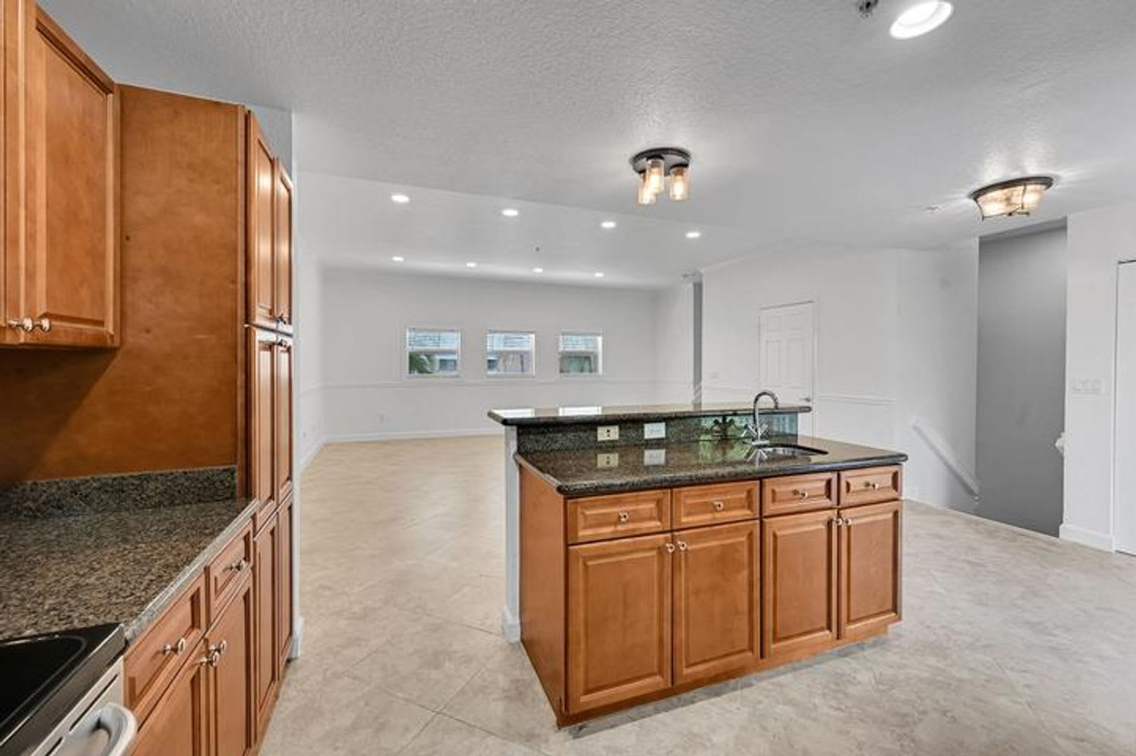 453 NE 1ST Street, Pompano Beach, FL 33060 – photo 2