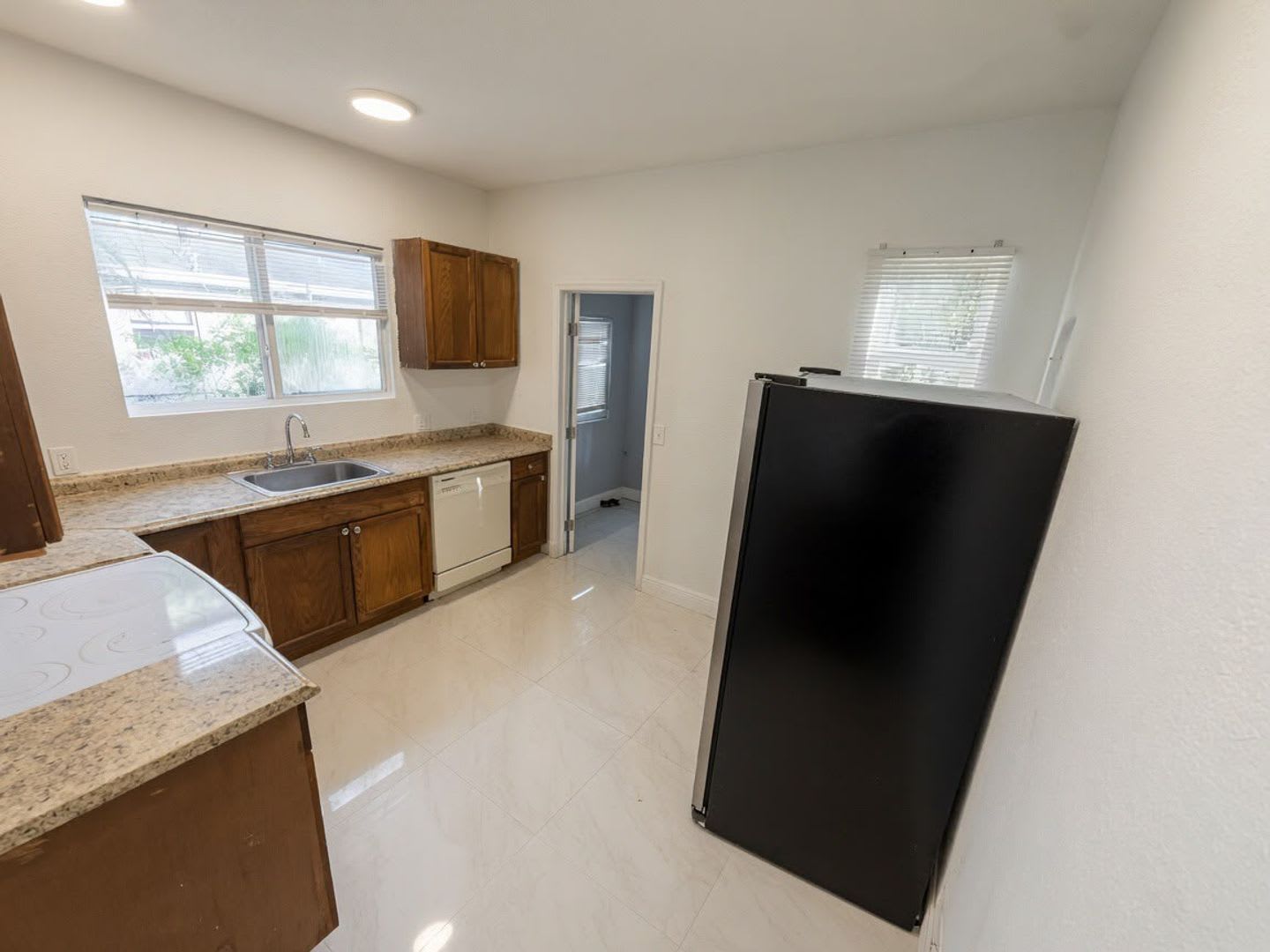 Newly Renovated 3 Bedroom Home – photo 3