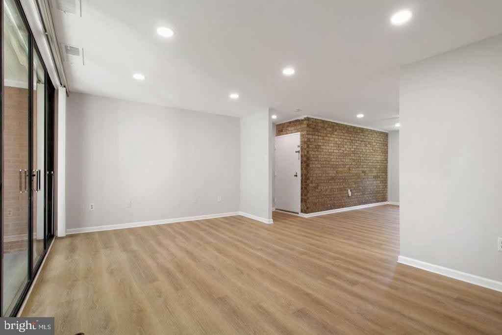 728 Quince Orchard Boulevard – photo 4