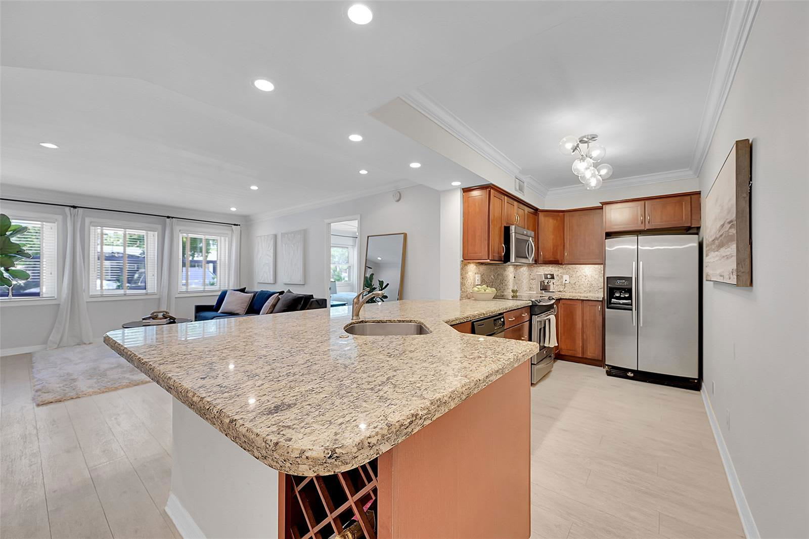 615 Northeast 12th Avenue – photo 3