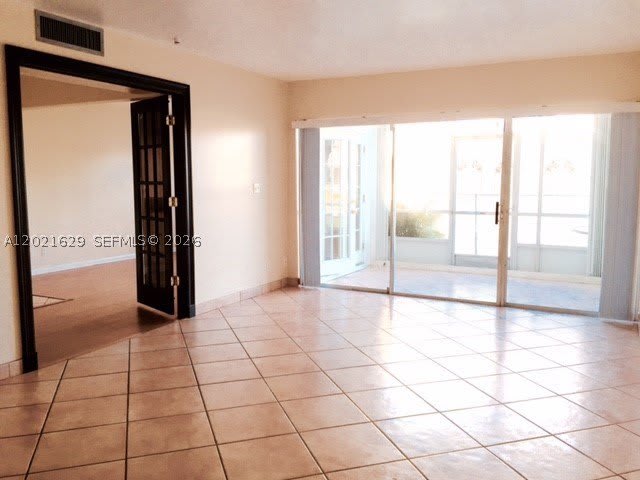 236 Castlewood Dr – photo 3