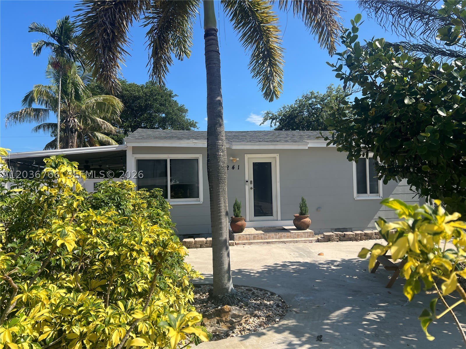 241 SW 3rd Ter – photo 3