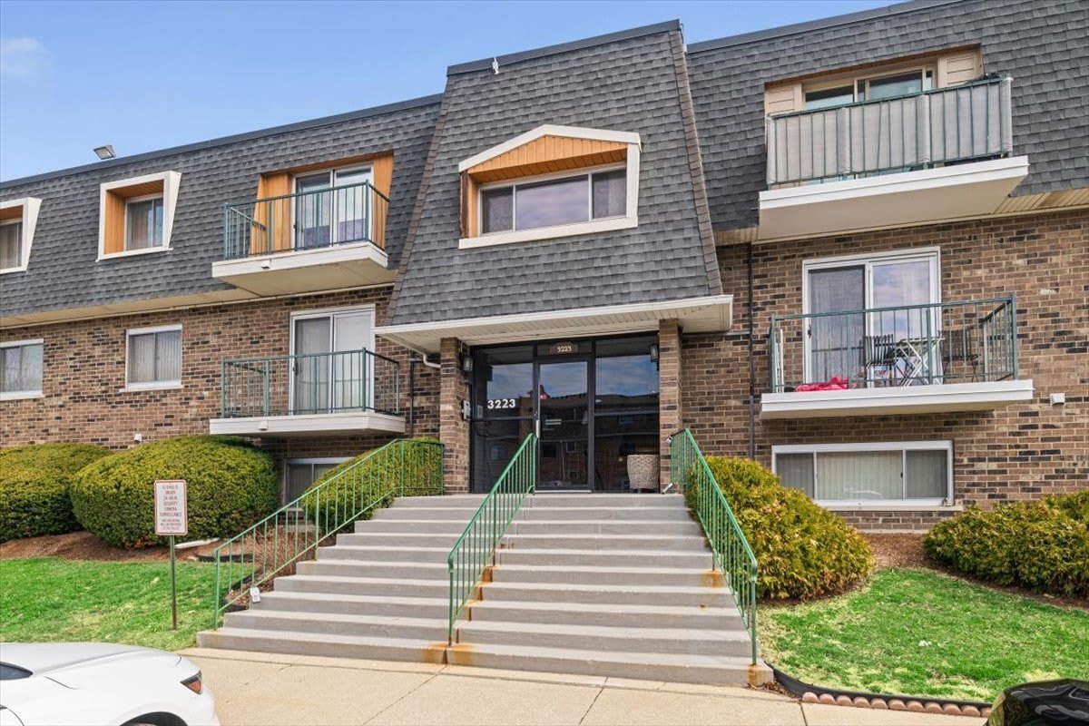 3223 W Parkway Drive – photo 1