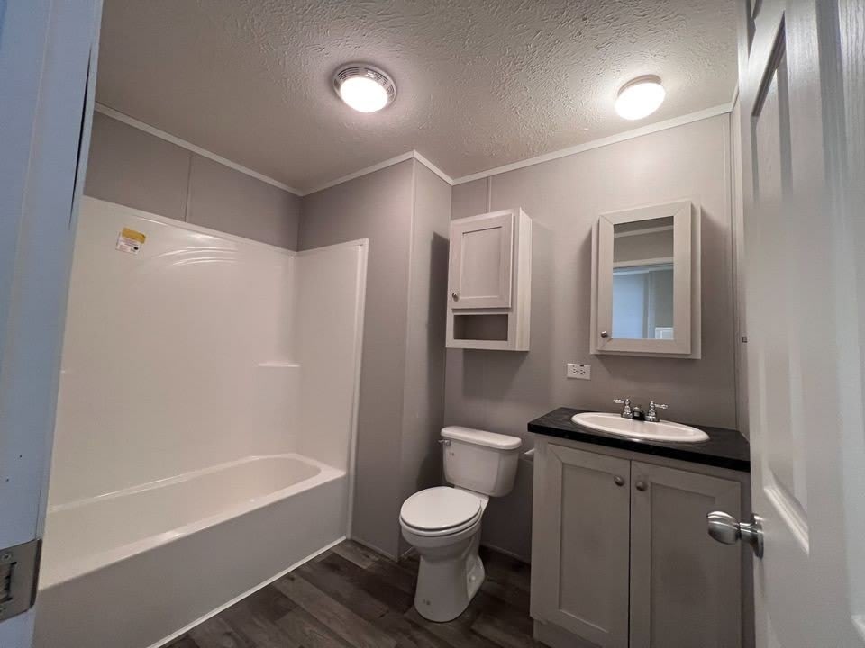 2402 Catalpa St – photo 3