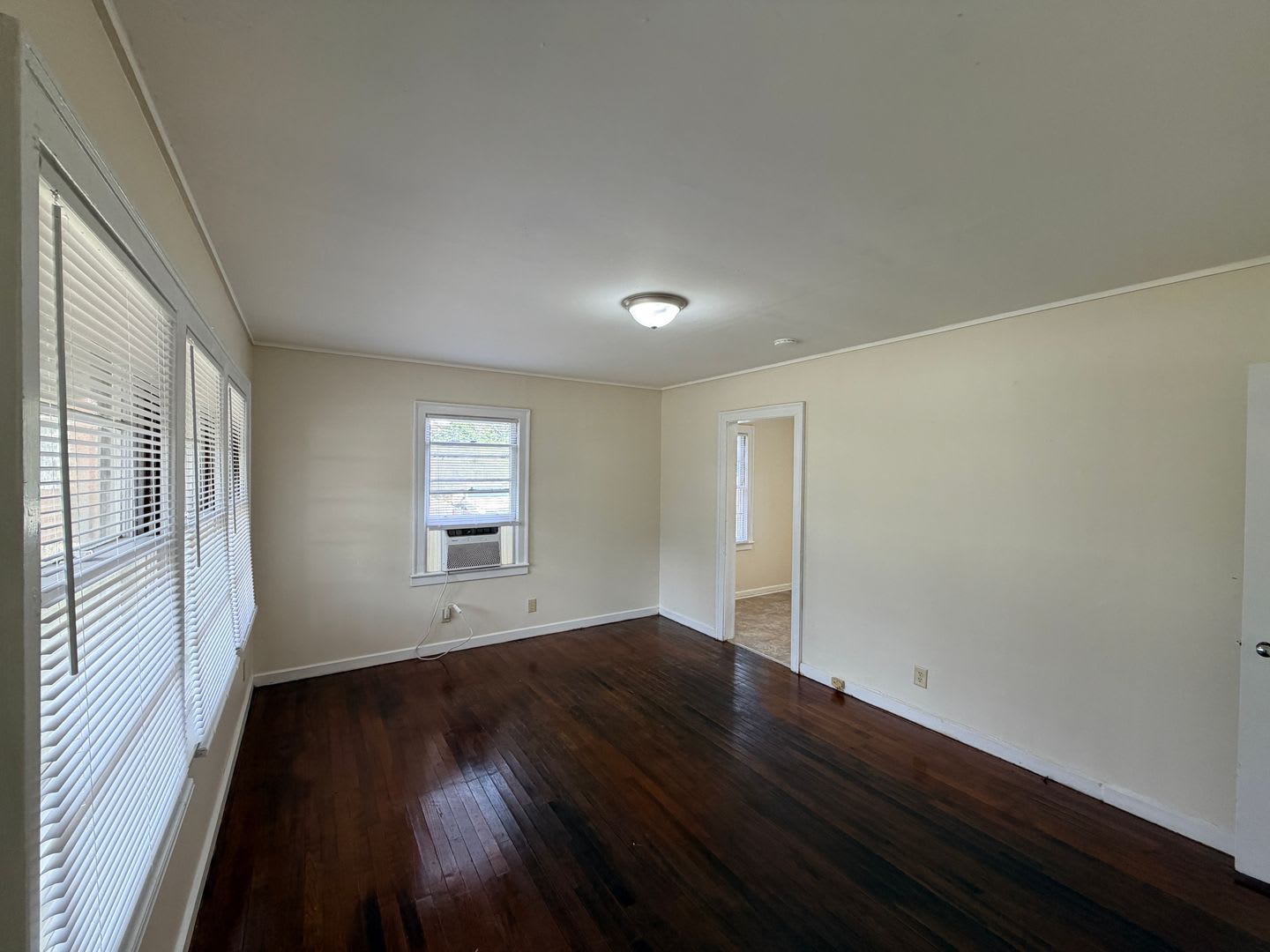 Charming 2 Bed 1 Bath Home In The Heart Of Valdosta – photo 2