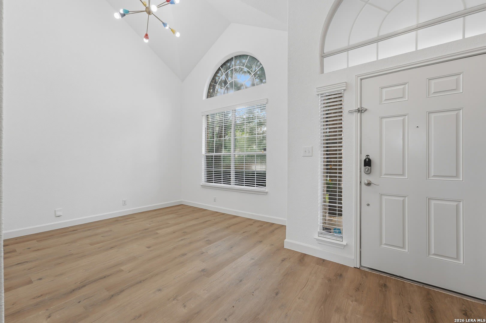 2429 ANGELINA DR – photo 5