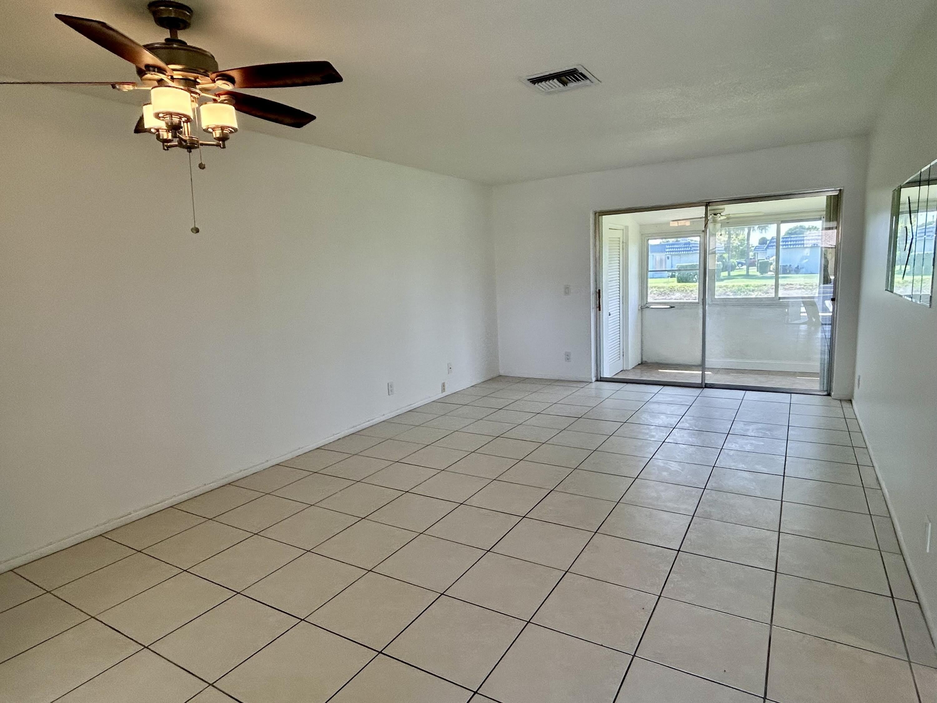 2895 CROSLEY Drive W – photo 4