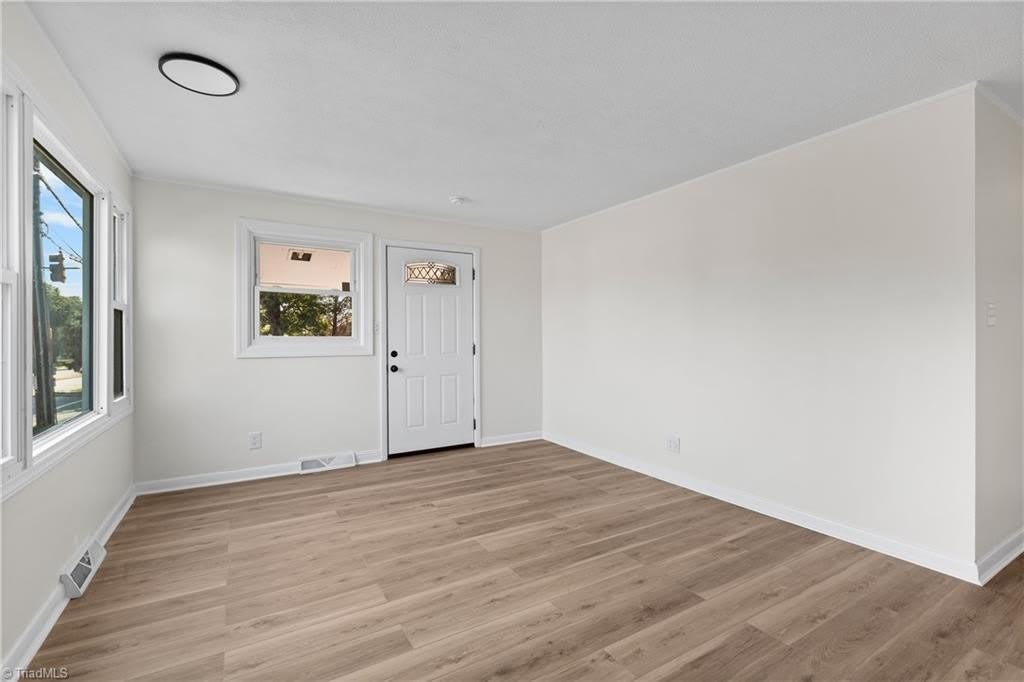 1471 Miller Street – photo 2