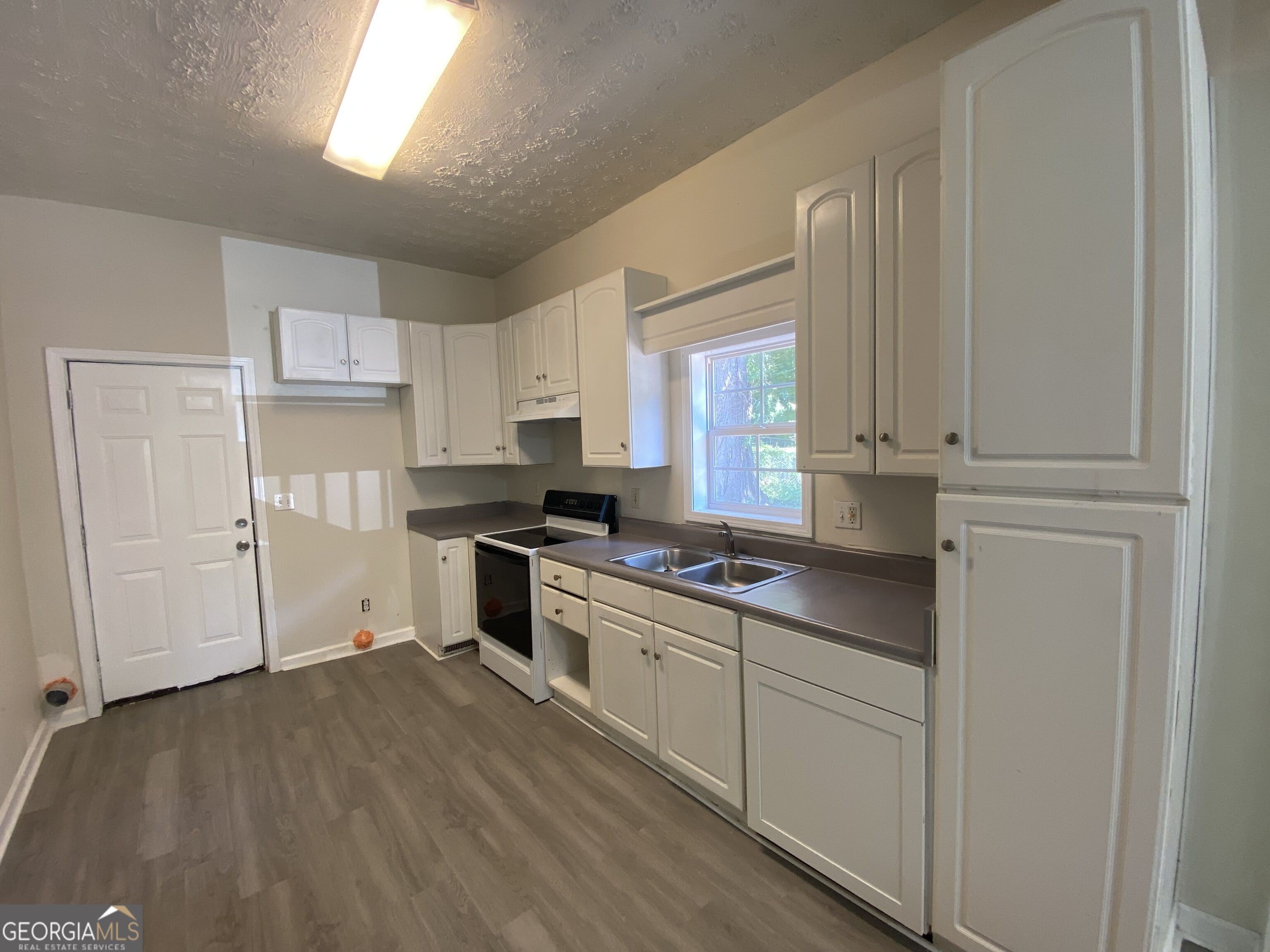 125 Hubbard Street – photo 5