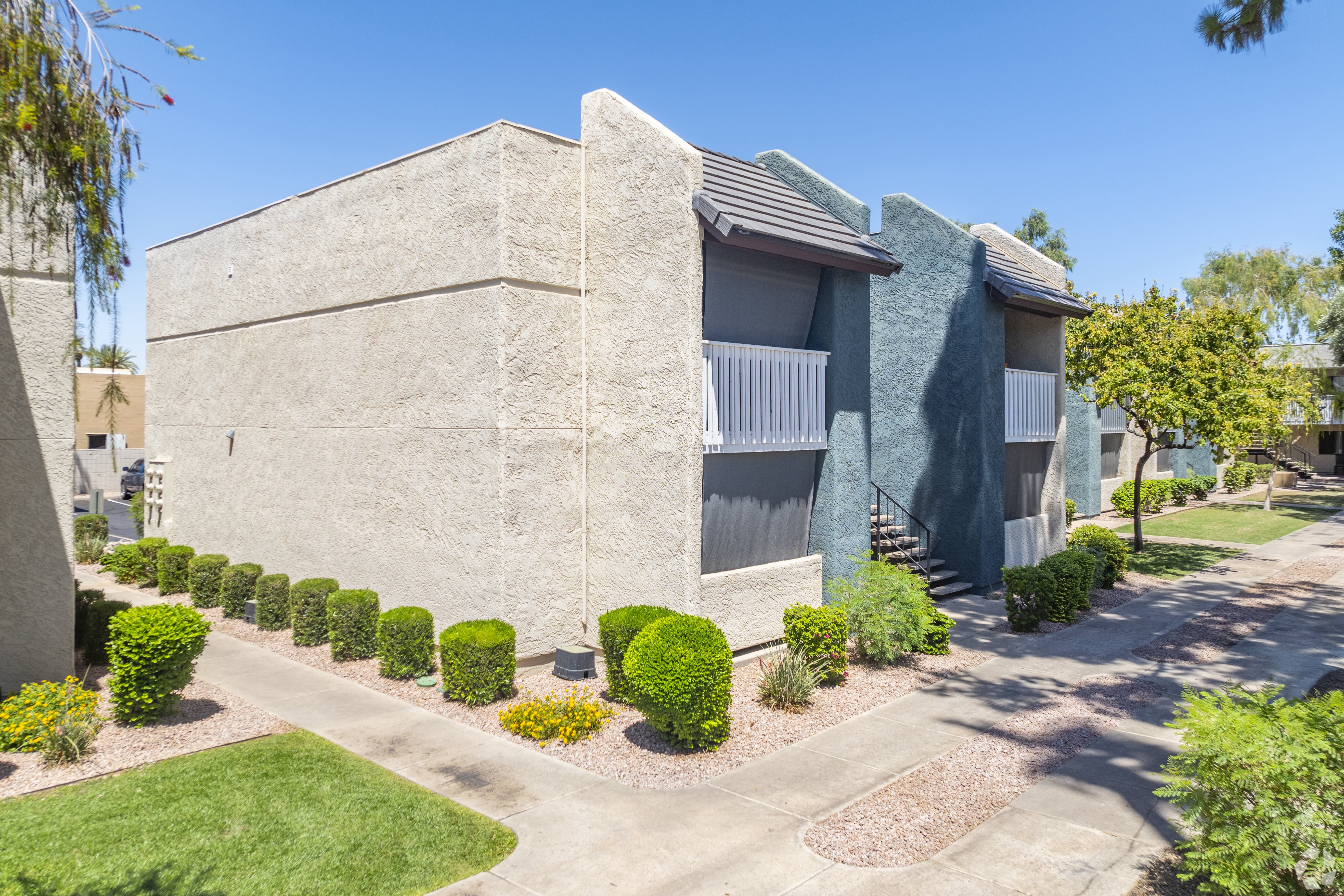 Oakridge Apartments – photo 2