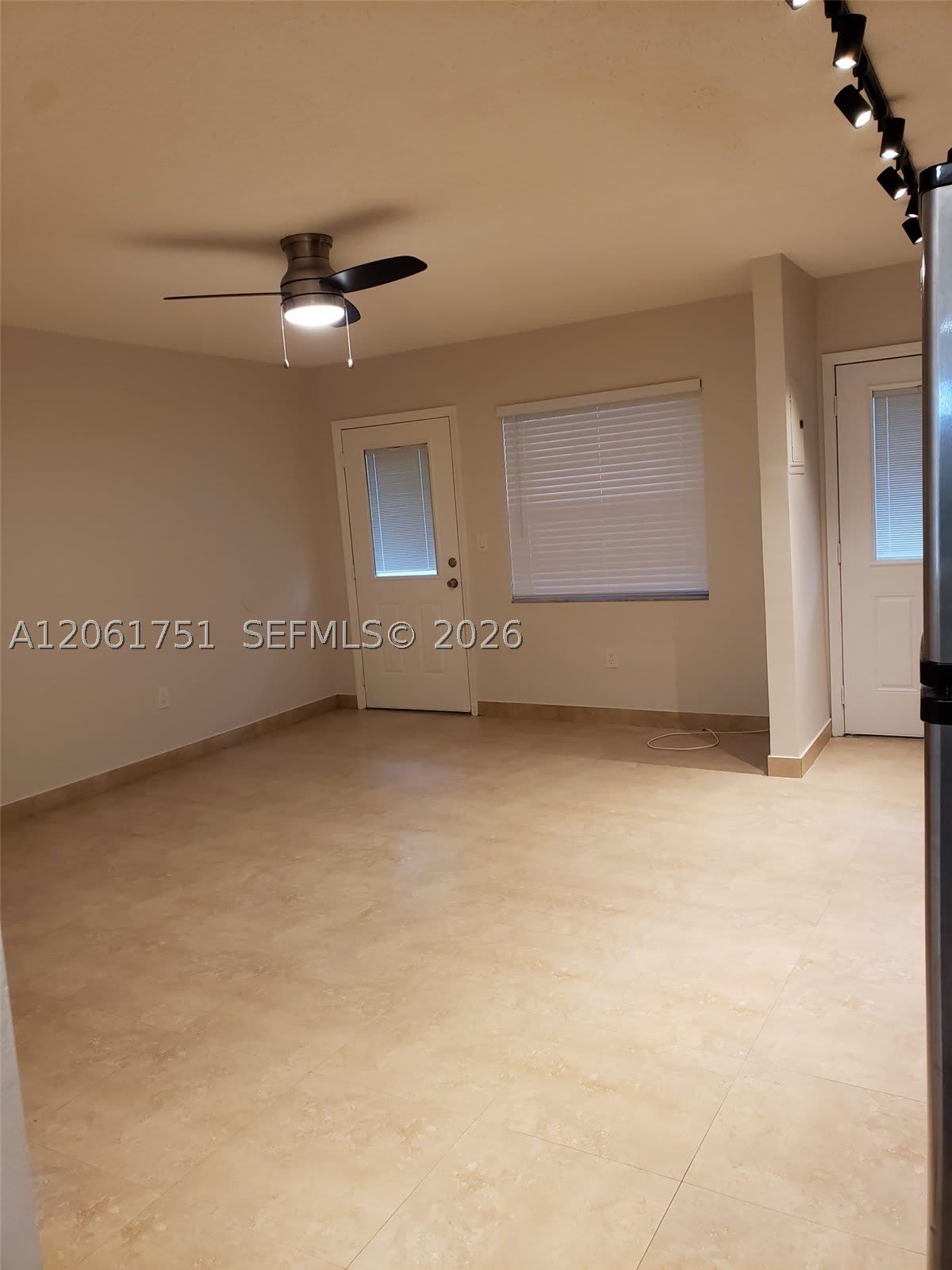 525 Meridian Ave – photo 5