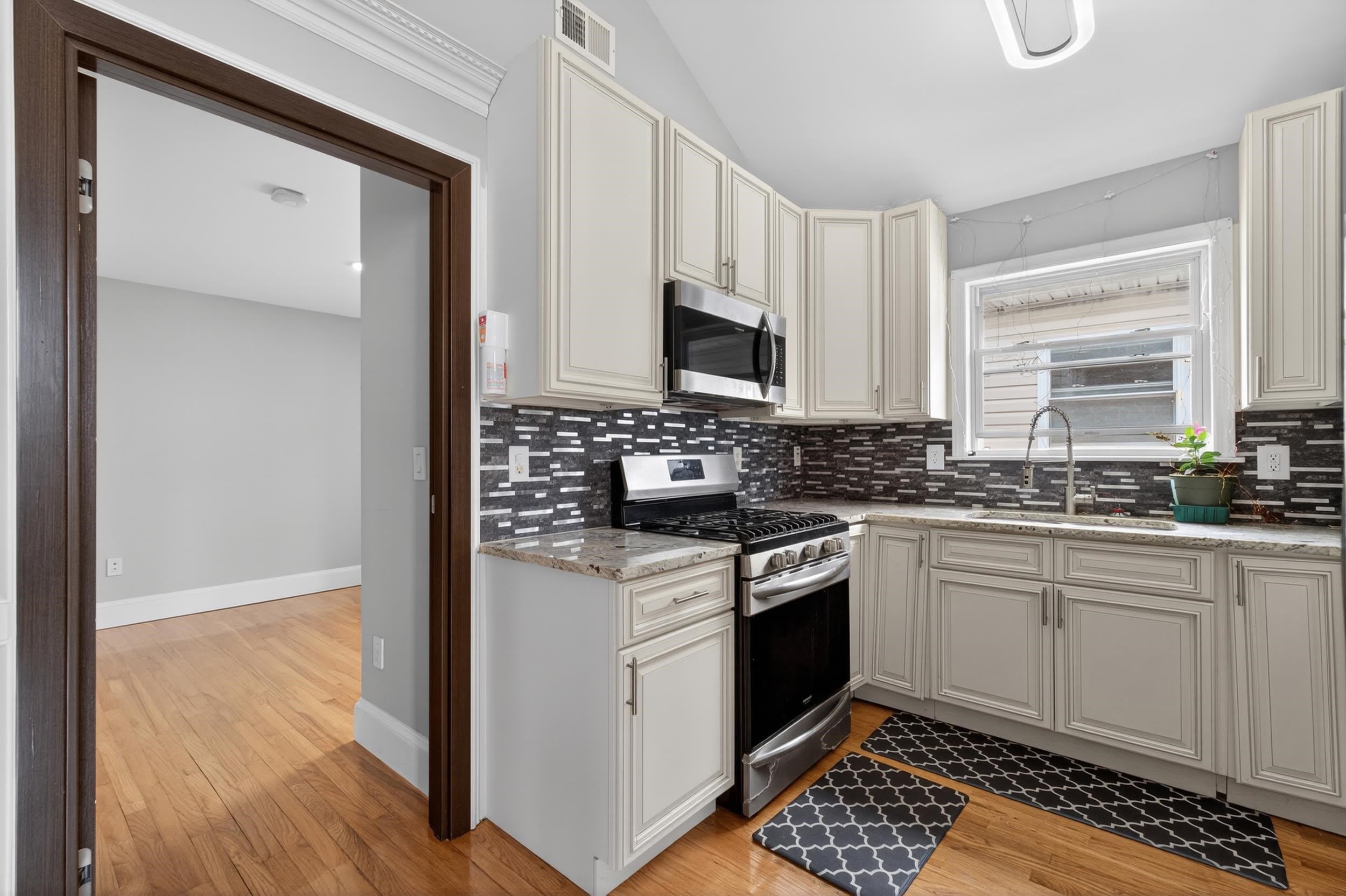 188 LEMBECK AVE – photo 5