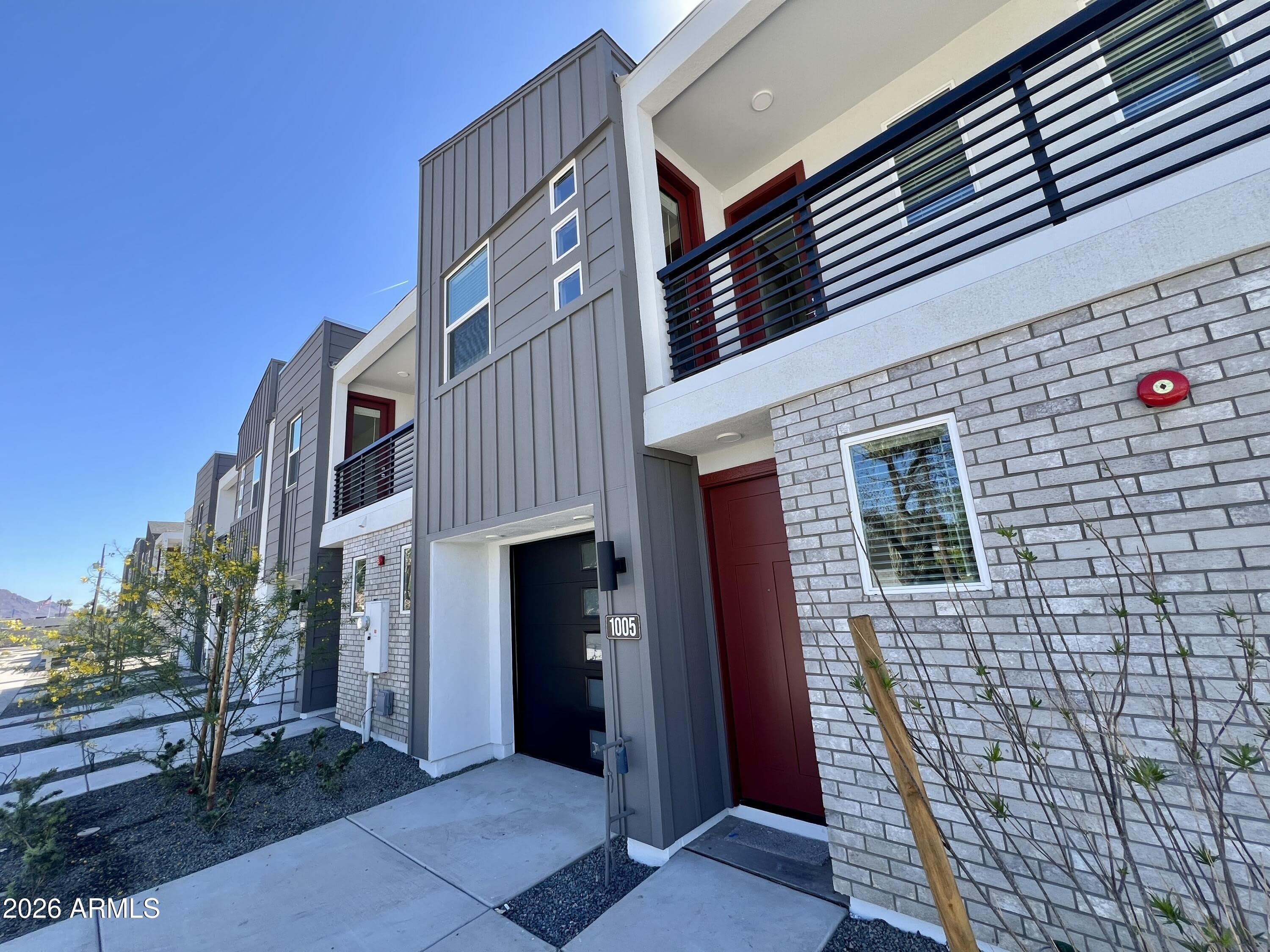 1017 E Pasadena Avenue – photo 2