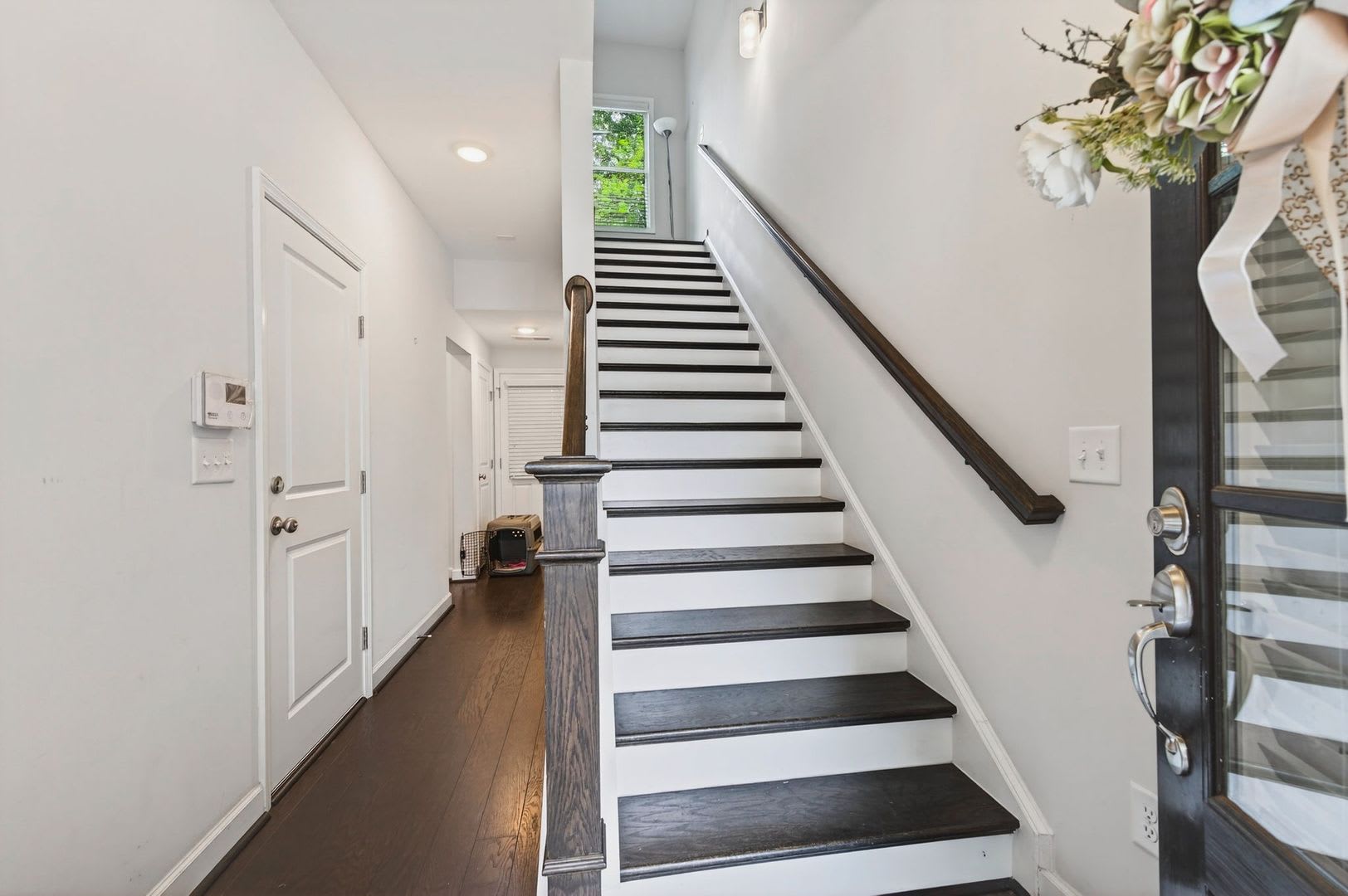 Stunning Spacious Downtown Kennesaw Townhome 3 Bed 3 5 Bath W 2 Car Garage – photo 4