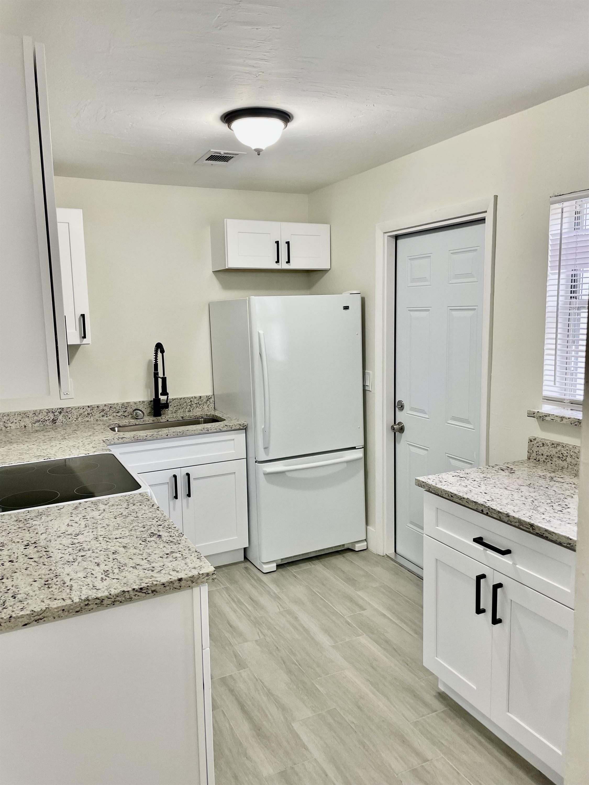 4140 Washington Avenue – photo 3