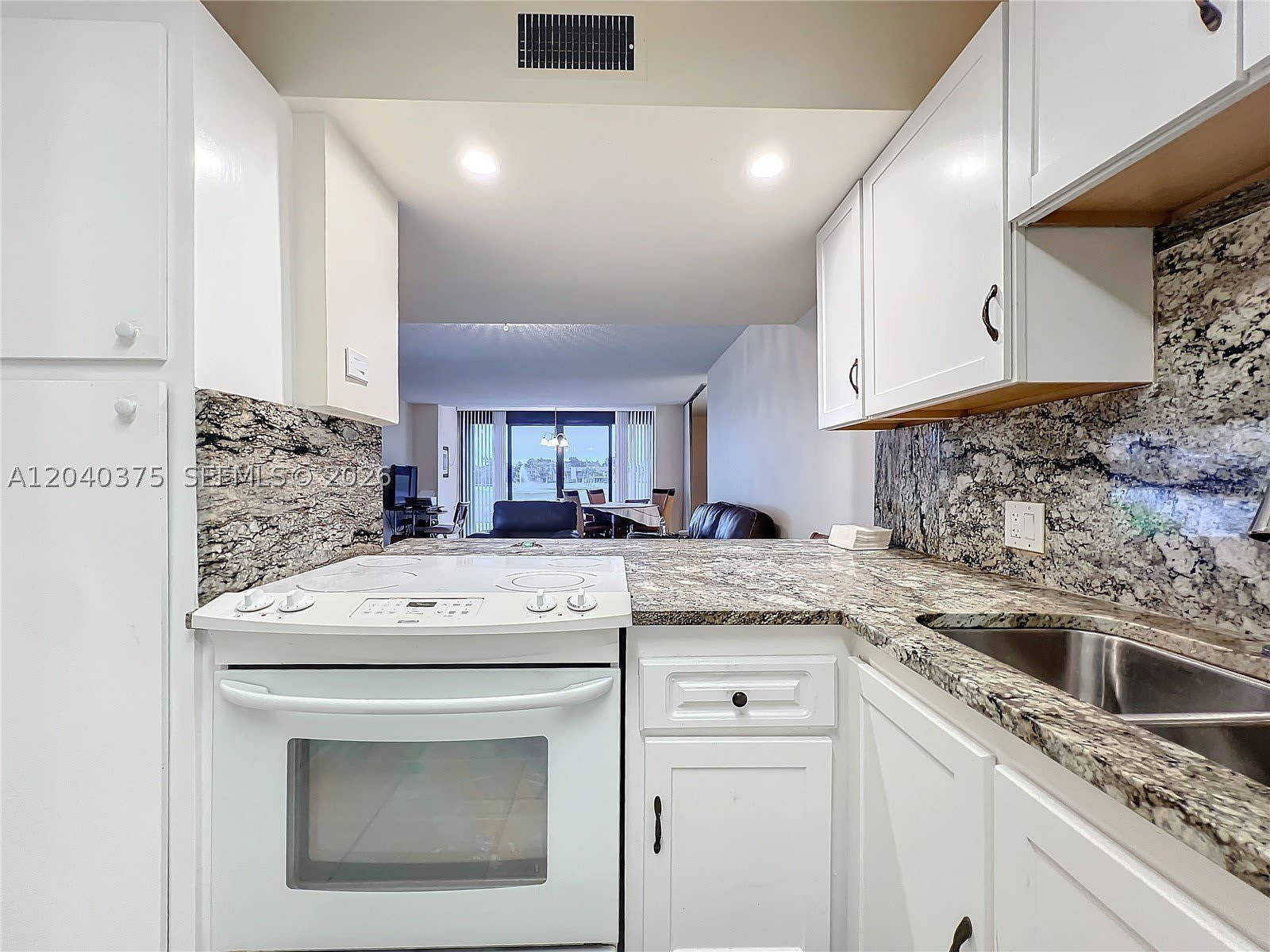 4545 Luxemburg Ct – photo 2