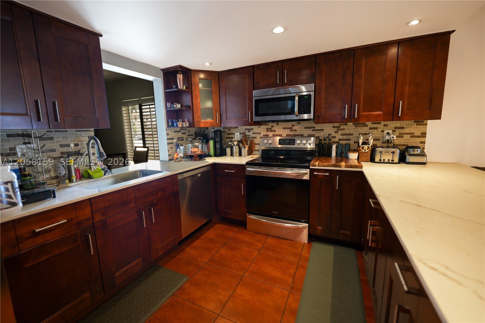 2200 NE 7th St – photo 3