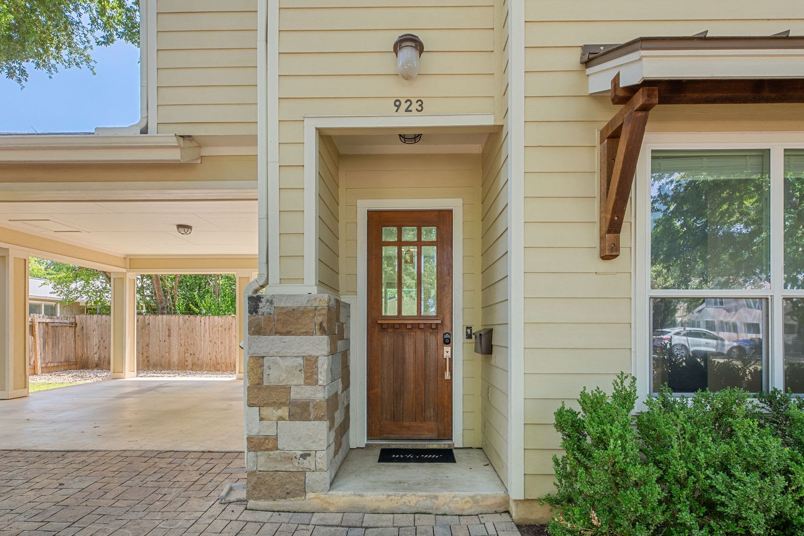 Ut Pre Lease Central Austin 6 Bedroom Home With High End Finishes Large Fenced Turf Yard – photo 5