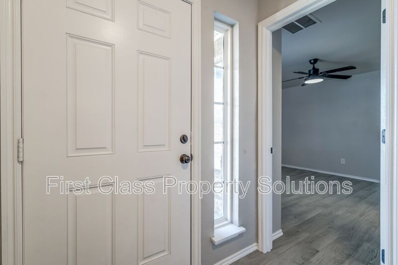 1322 Commerce Dr – photo 5