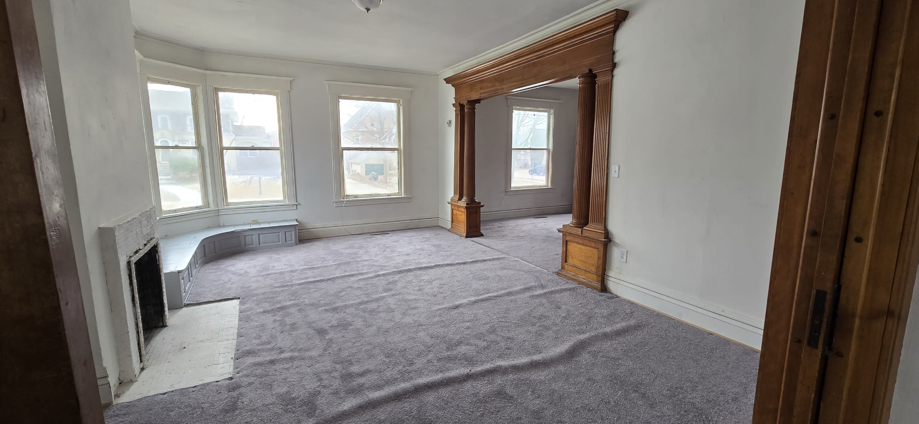 113 W Division St 1 – photo 2