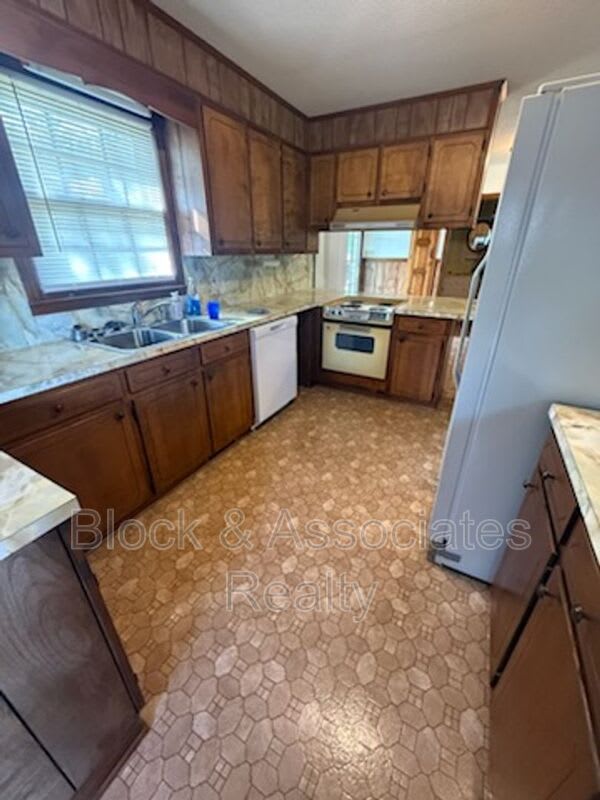 7176 New Hope Rd – photo 3