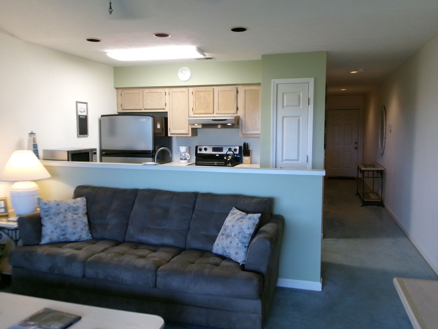 RENT SPECIAL! Furnished 1 bedroom condo with beautiful water views. – photo 5