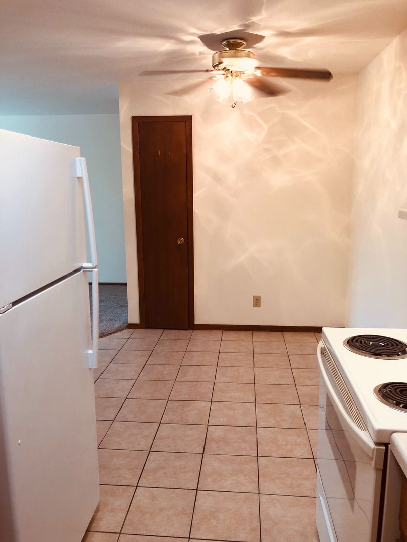 Spruce Court Apartment Greenfield Wi To Schedule A Showing – photo 2