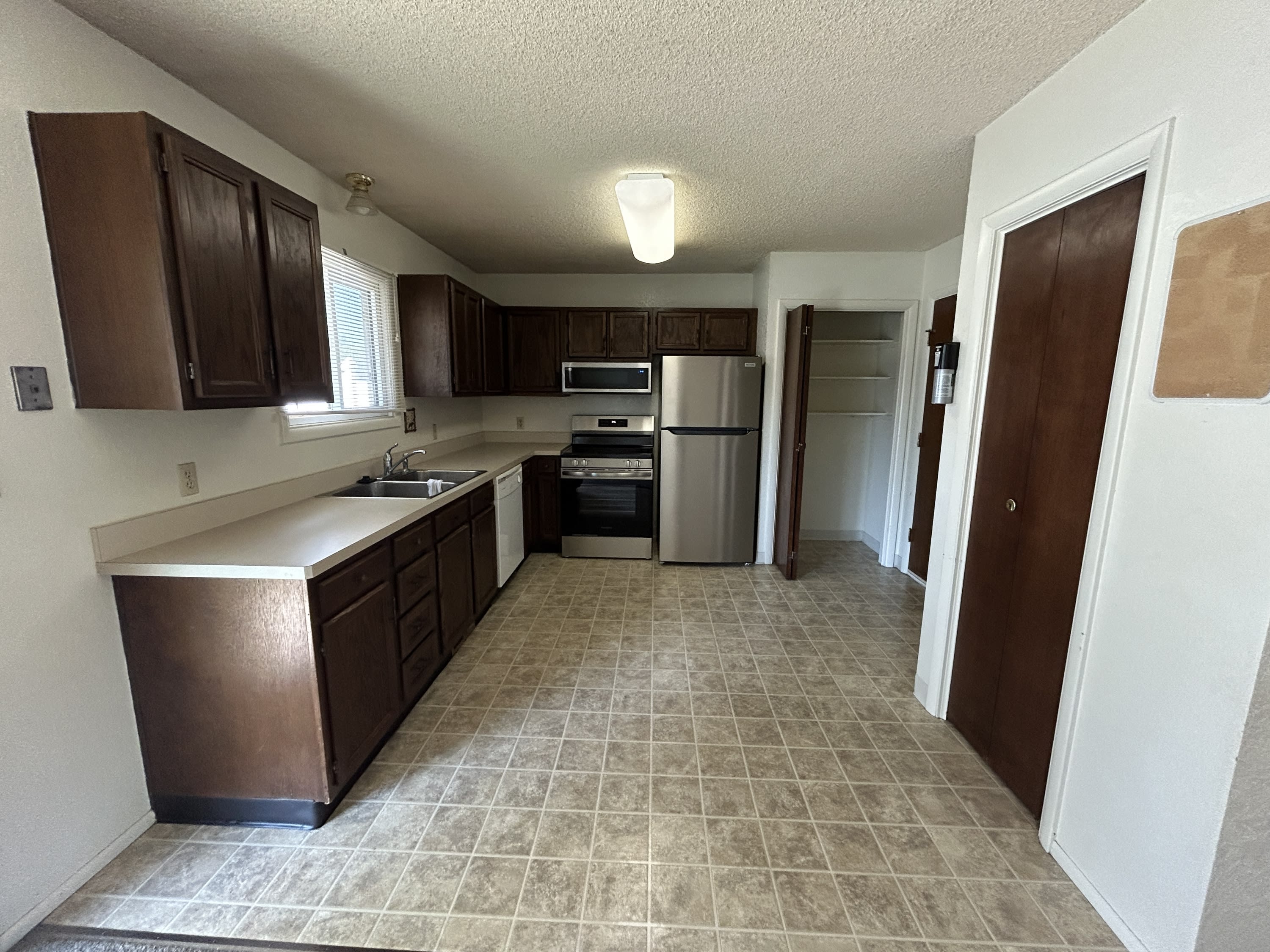 1218 Galway Drive – photo 3