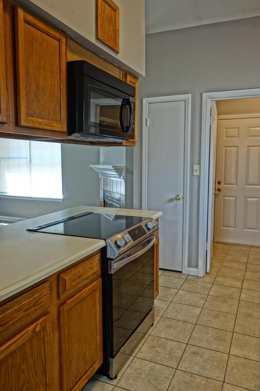 13916 Sandhurst Drive SW – photo 3
