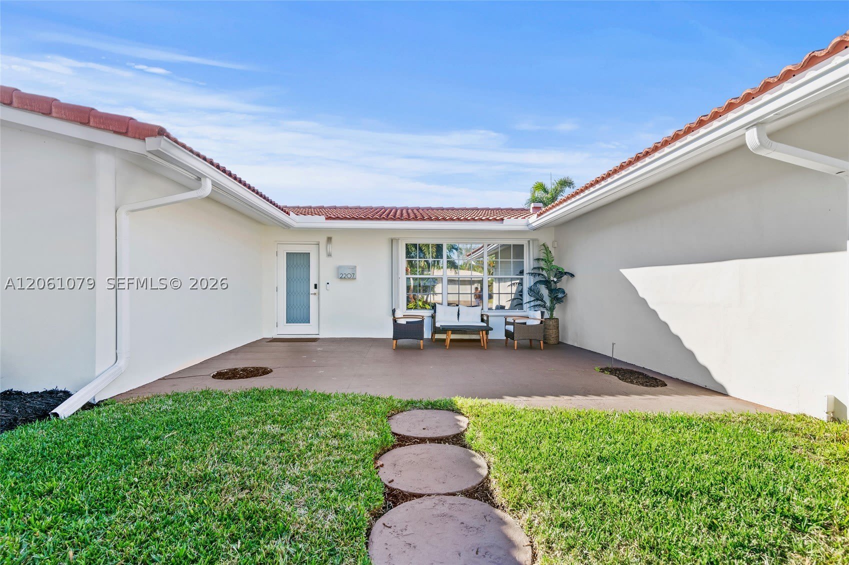 2207 NE 16th Ave – photo 3