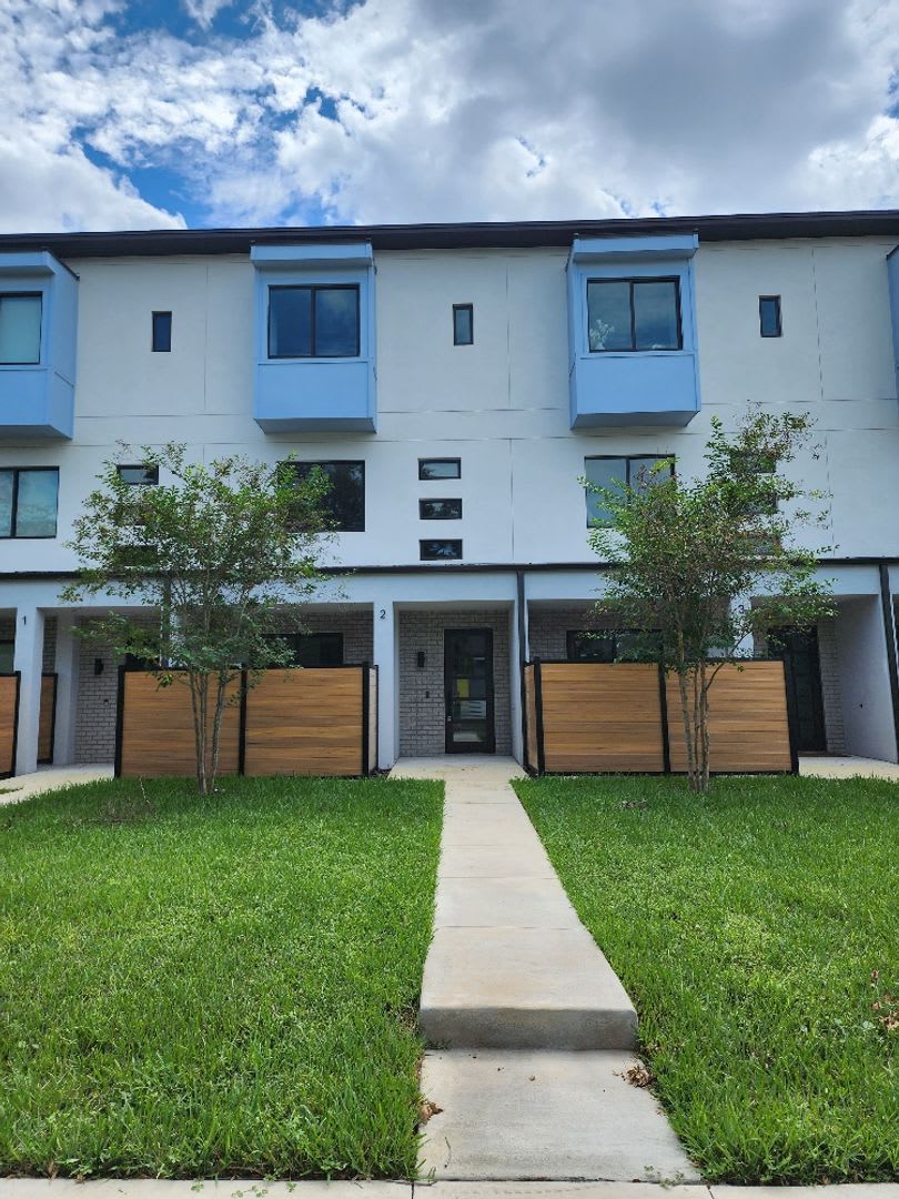 Beautiful 3-Bedroom, 3.5-Bathroom Townhome in Tampa (**MOVE-IN SPECIAL/$500 OFF 2ND MONTH**) – photo 2