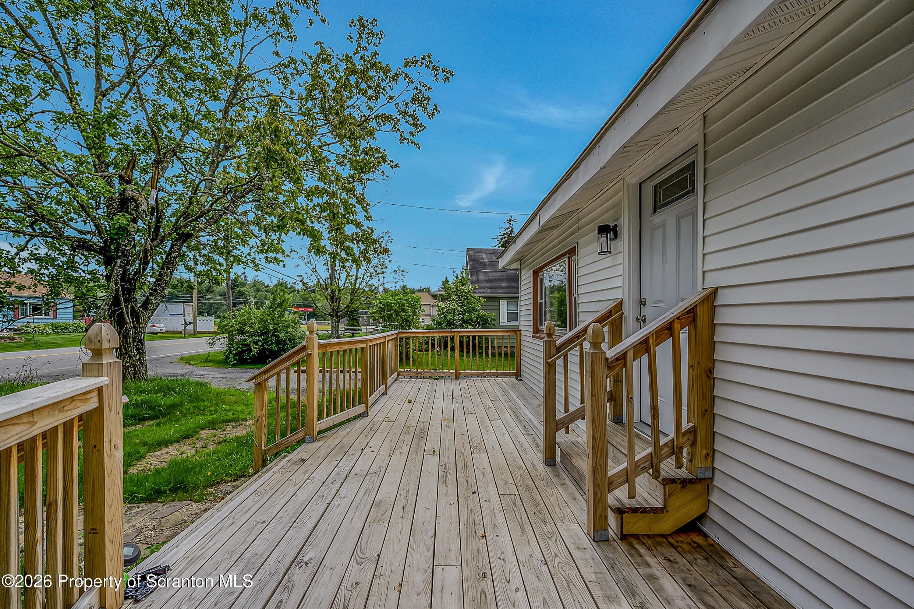 664 Laurel Drive – photo 5