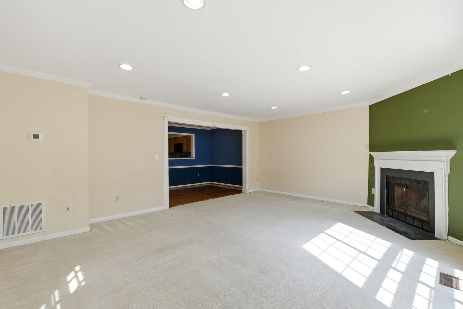 Enjoy The Space And Flexibility Of This Beautifully Maintained Three Level Residence Featuring Two Cozy Fireplaces A One Car Garage And A Fully Fenced Outdoor Retreat That Welcomes Pets – photo 3