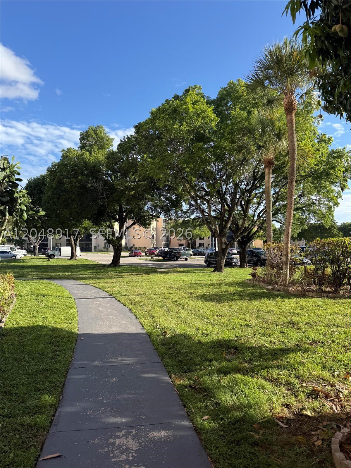 2830 Somerset Dr – photo 2