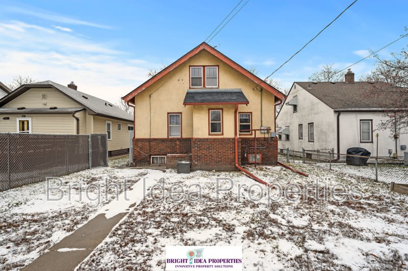 969 Lawson Avenue East – photo 2