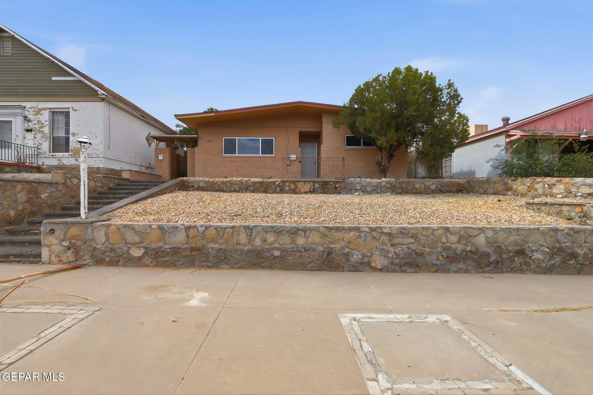 2413 Copper Avenue – photo 1